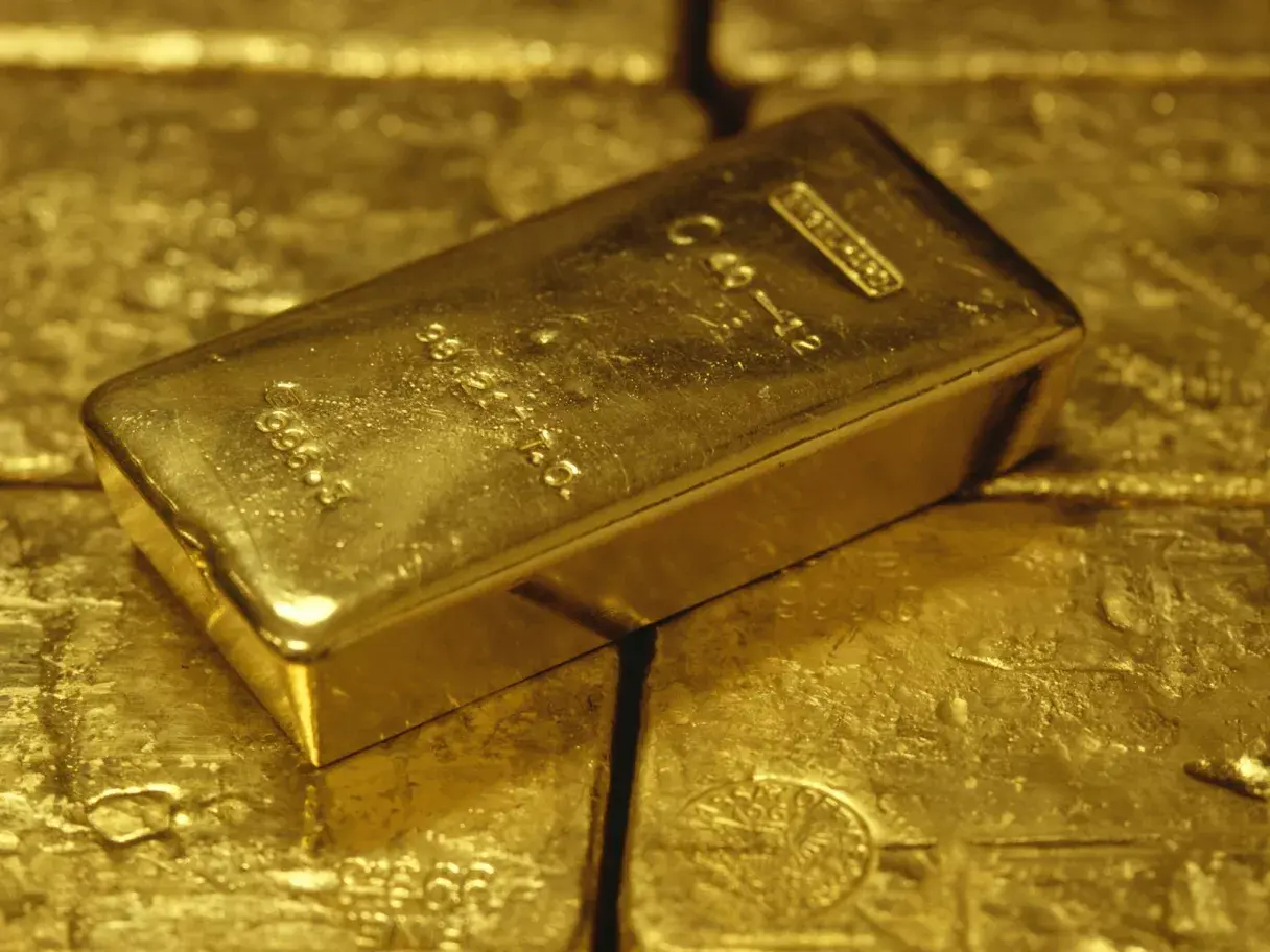 Gold Investment Rockets in 2025, Setting a New High as Uncertainty Bites